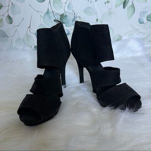 Black H & M heels. Size 7.